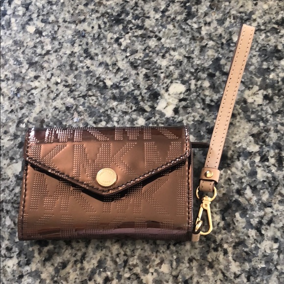 Brown Micheal Kors wristlet